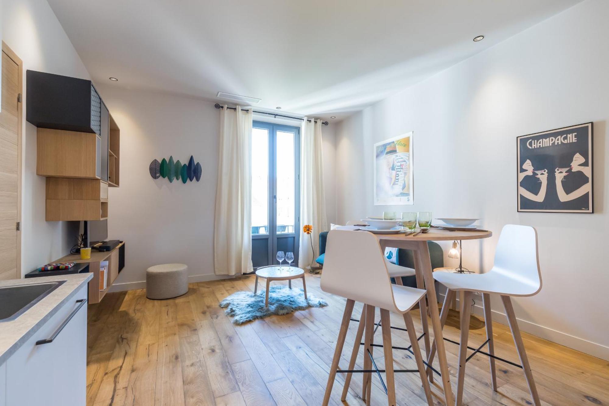Refined & Cozy 1 Bedroom Downtown Nisa Exterior foto